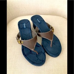 Fabric Wedge Sandals.      CHAPS.   NEW/UNWORN